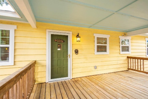 Lakeshore Escape Home image 11