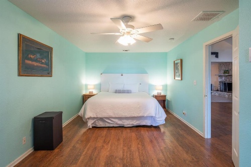 Lakeshore Escape Home image 19