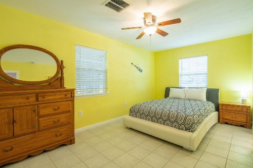 Lakeshore Escape Home image 24