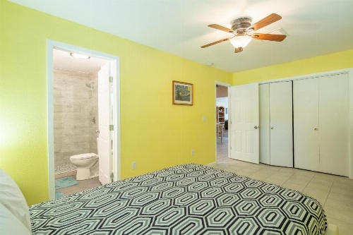 Lakeshore Escape Home image 25