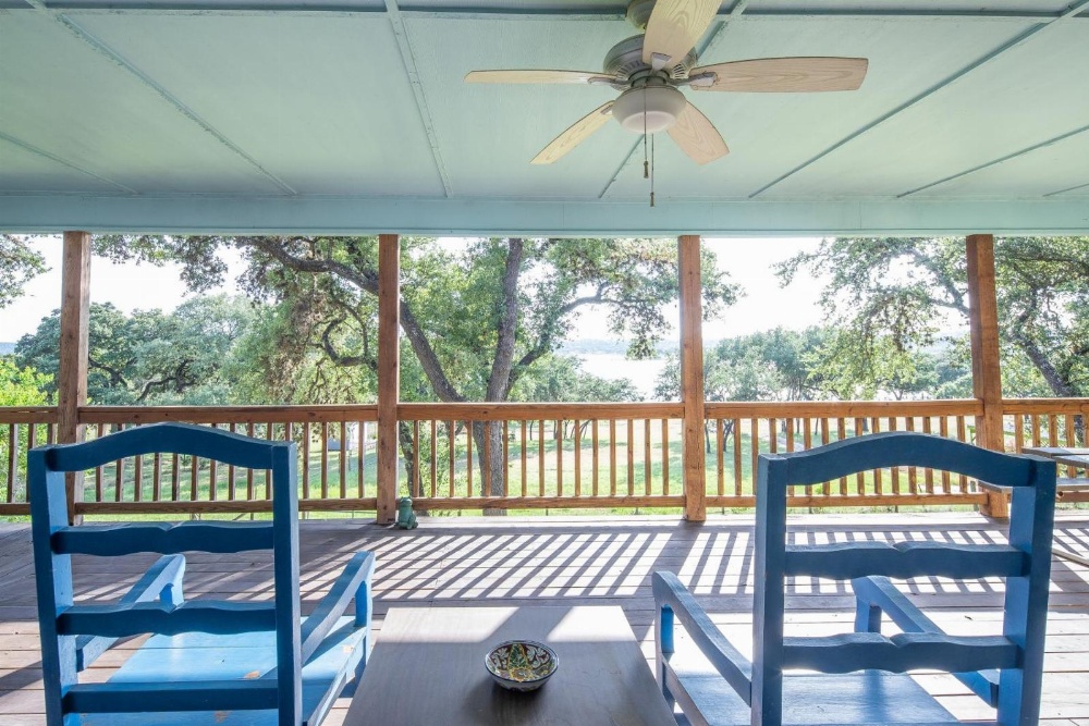 Lakeshore Escape Home Main image