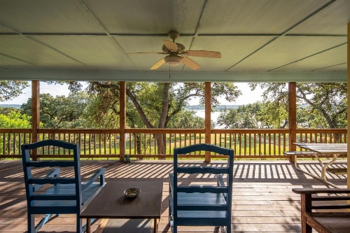 Lakeshore Escape Home image 43