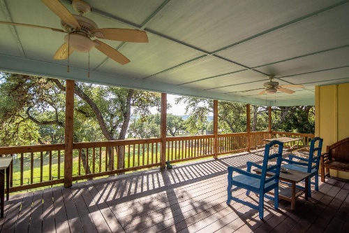 Lakeshore Escape Home image 5