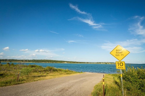 Lakeshore Escape Home image 8